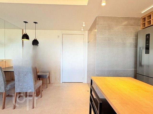 Apartamento com 62m², 2 dormitórios, 1 suíte, 1 vaga, Vila Ipiranga em Porto Alegre