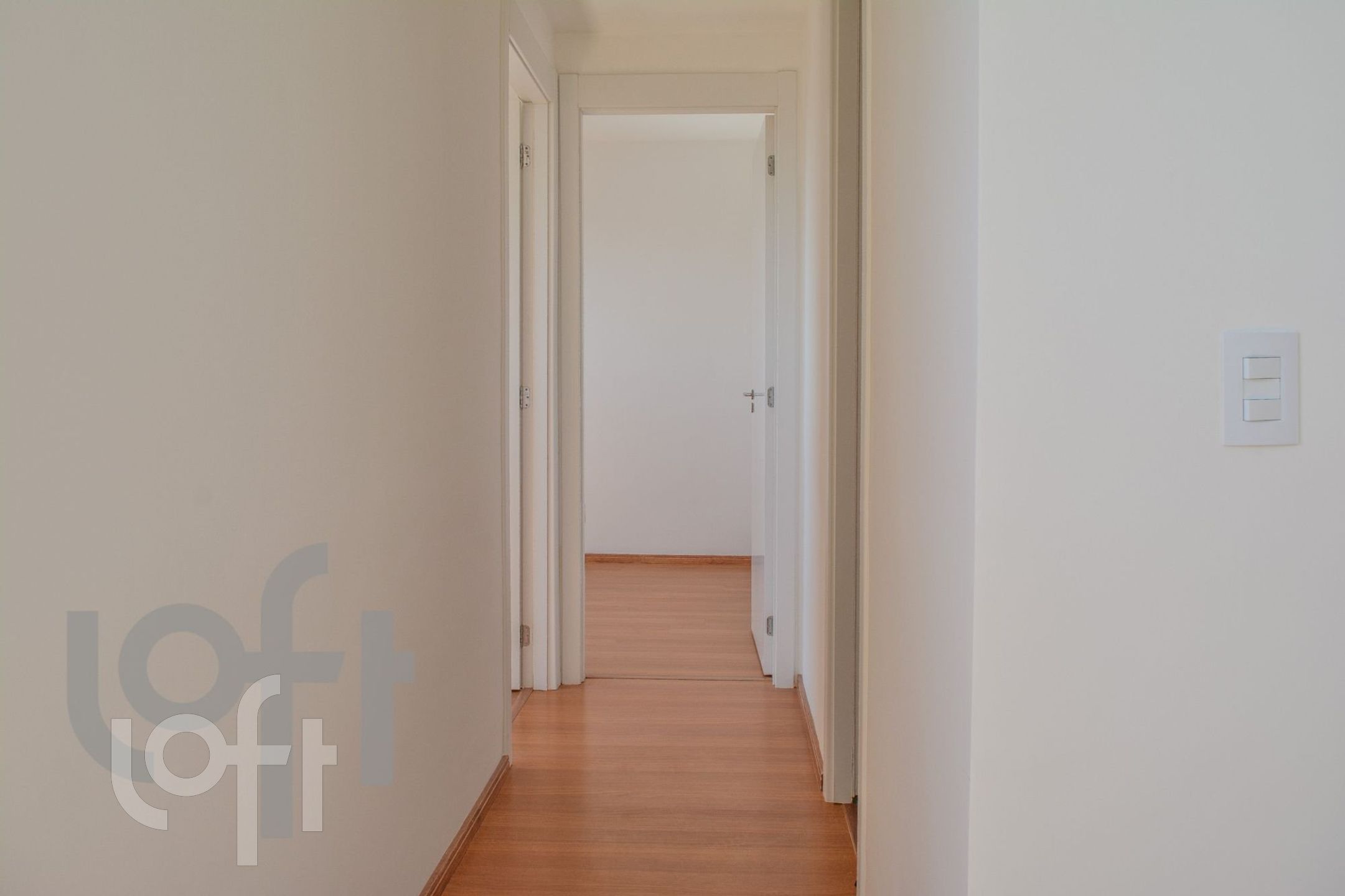 Apartamento à venda com 2 quartos, 42m² - Foto 2