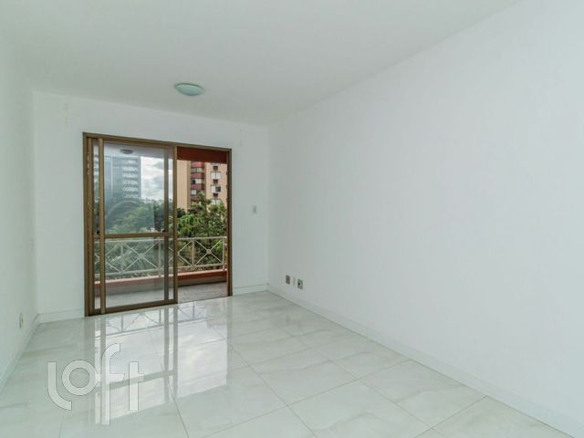 Apartamento com 74m², 3 dormitórios, 1 vaga, Chácara das Pedras em Porto Alegre