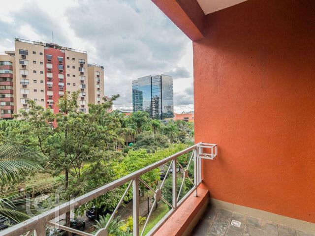 Apartamento com 74m², 3 dormitórios, 1 vaga, Chácara das Pedras em Porto Alegre