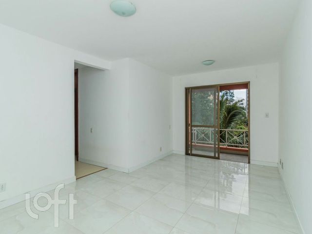 Apartamento com 74m², 3 dormitórios, 1 vaga, Chácara das Pedras em Porto Alegre