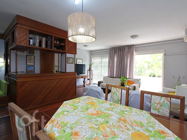 Apartamento com 129m², 3 dormitórios, 1 suíte, 1 vaga, Bela Vista em Porto Alegre