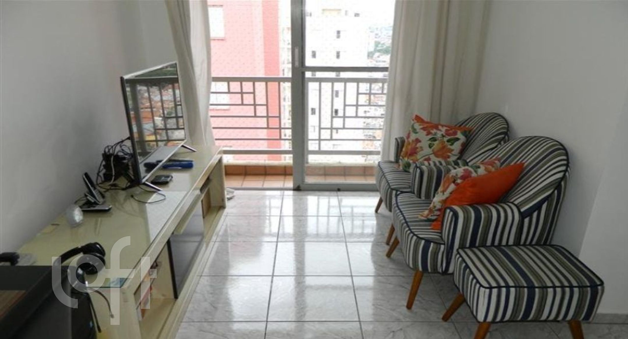 Apartamento à venda com 2 quartos, 57m² - Foto 1