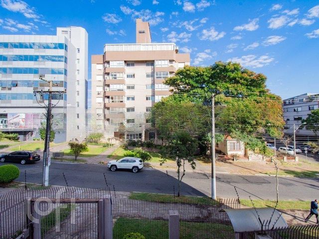 Apartamento com 102m², 3 dormitórios, 1 vaga, Chácara das Pedras em Porto Alegre