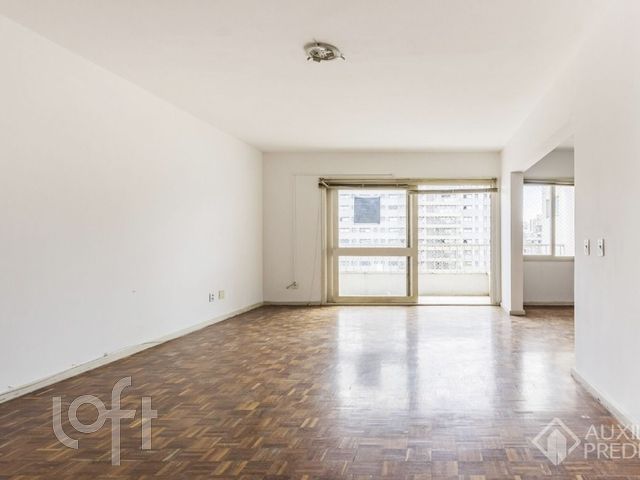 Apartamento com 139m², 3 dormitórios, 1 suíte, 2 vagas, Moinhos de Vento em Porto Alegre