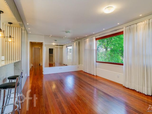 Apartamento com 109m², 3 dormitórios, 1 suíte, 1 vaga, Petrópolis em Porto Alegre