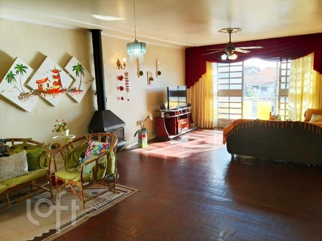 Casa com 190m², 4 dormitórios, 1 suíte, 3 vagas, Cristo Redentor em Porto Alegre