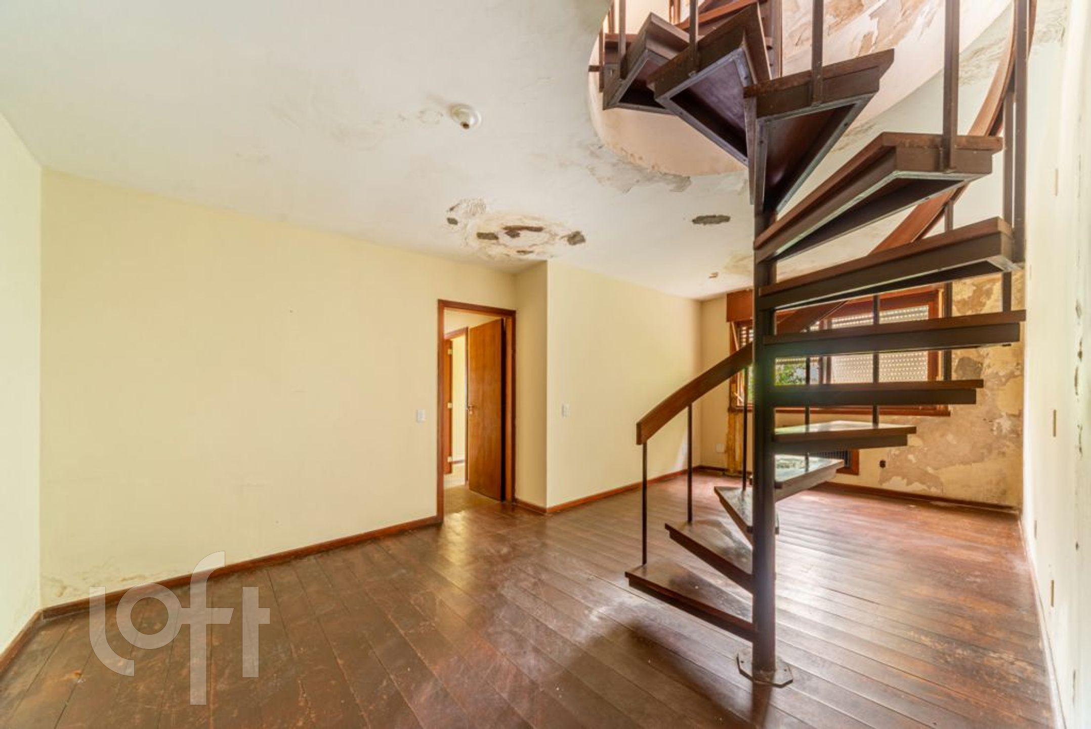 Apartamento com 194m², 3 dormitórios, 1 suíte, 2 vagas, Independência em Porto Alegre