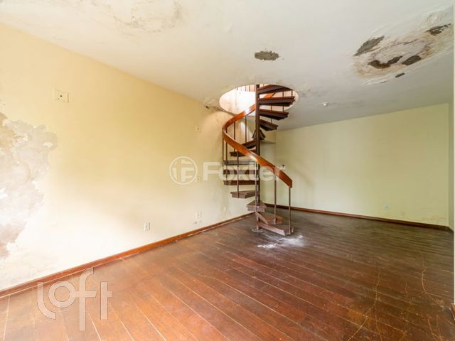 Apartamento com 194m², 3 dormitórios, 1 suíte, 1 vaga, Independência em Porto Alegre