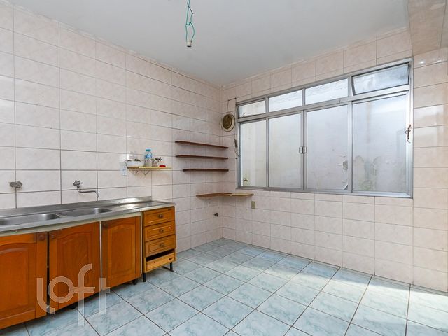 Casa com 171m², 3 dormitórios, 1 vaga, Petrópolis em Porto Alegre