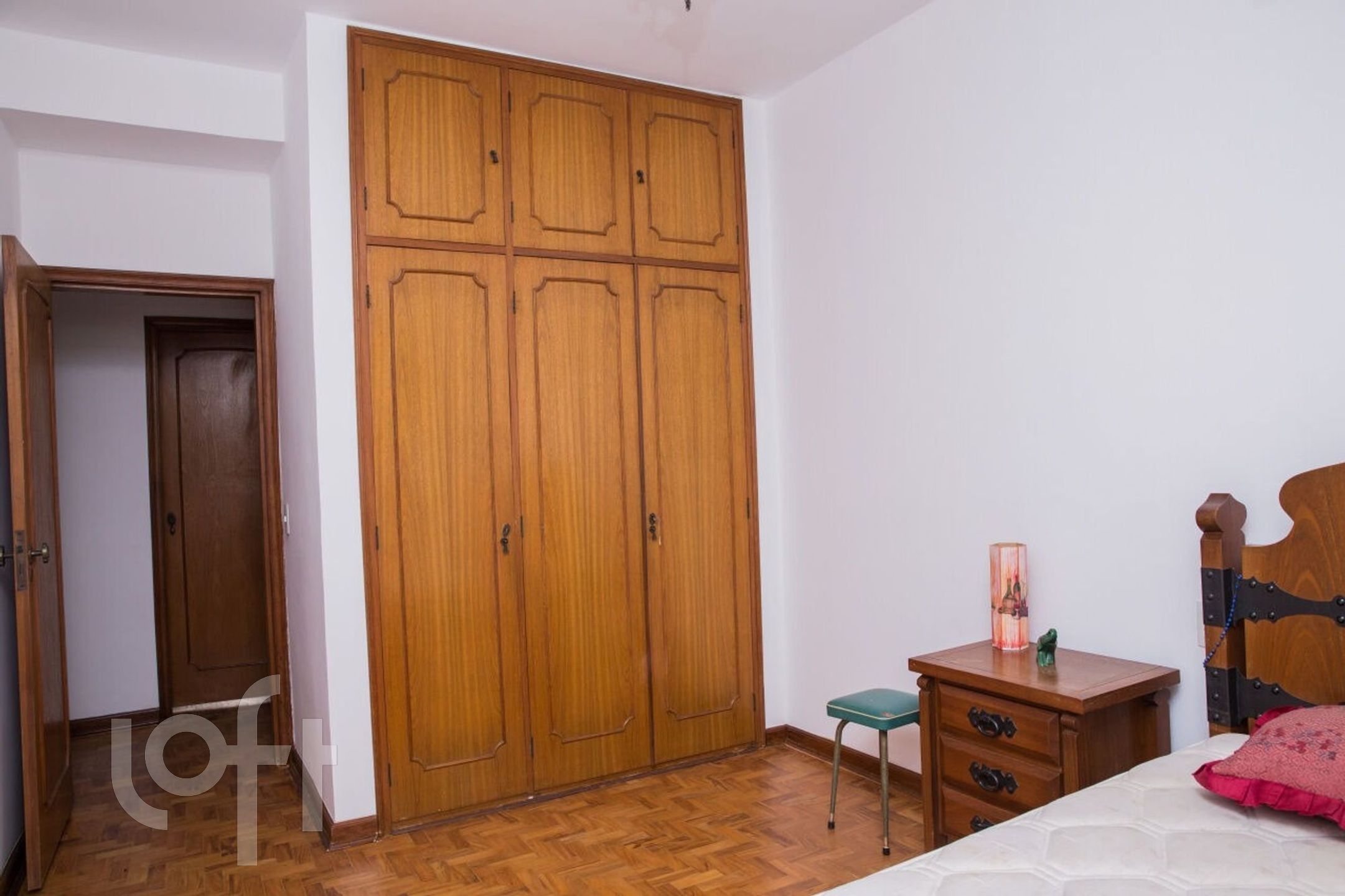 Apartamento à venda com 3 quartos, 160m² - Foto 2