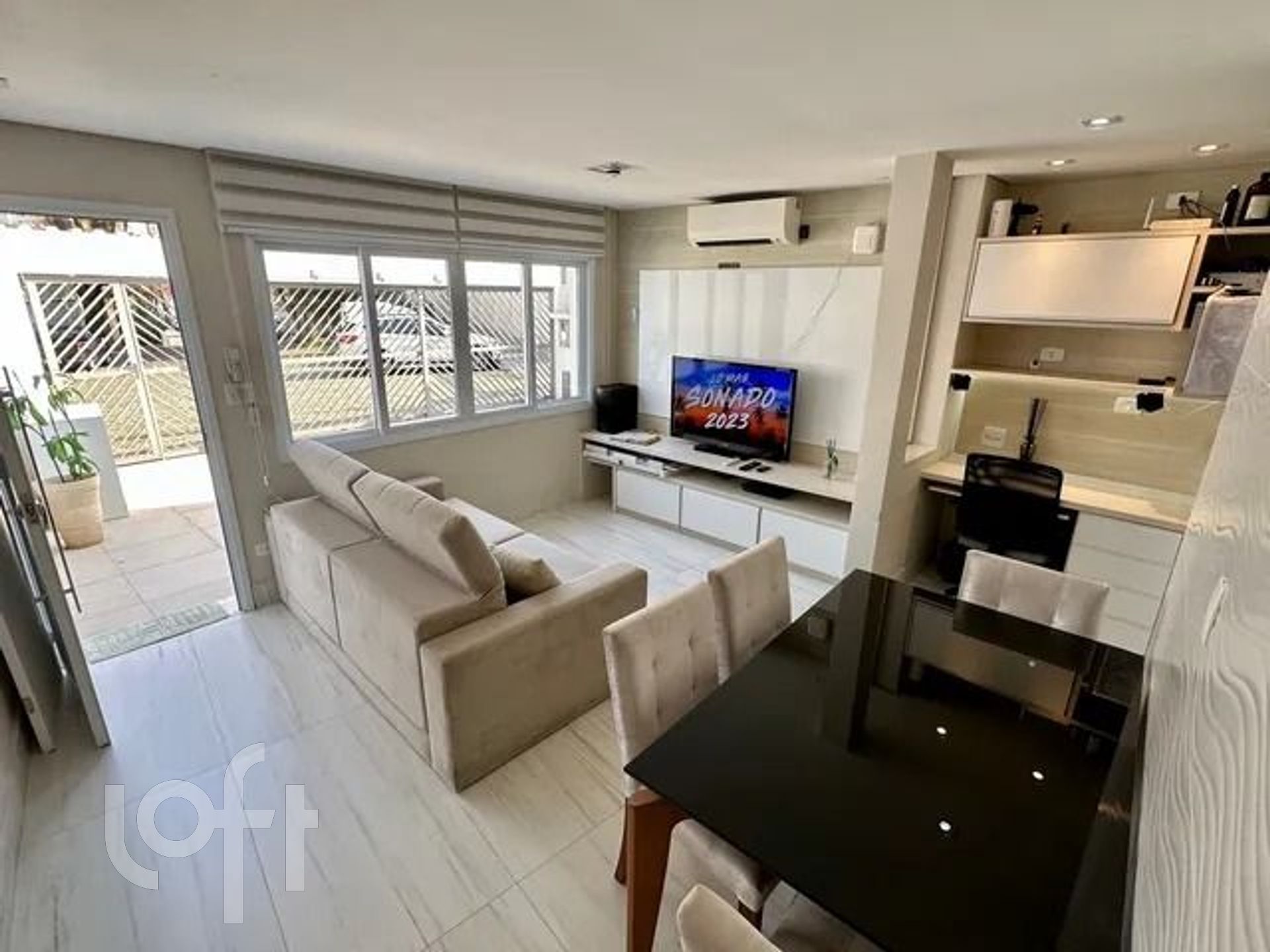 Casa à venda com 3 quartos, 120m² - Foto 1