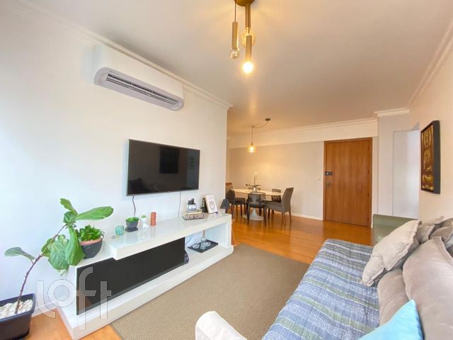 Apartamento com 71m², 2 dormitórios, 1 suíte, 1 vaga, Floresta em Porto Alegre