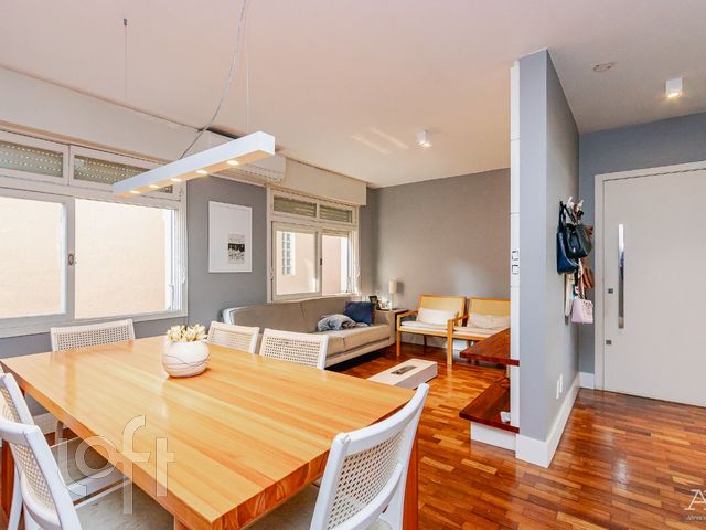 Apartamento com 106m², 3 dormitórios, 1 suíte, 2 vagas, Petrópolis em Porto Alegre