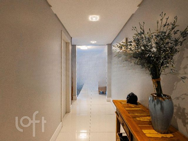 Casa com 425m², 3 dormitórios, 3 suítes, 4 vagas, Chácara das Pedras em Porto Alegre