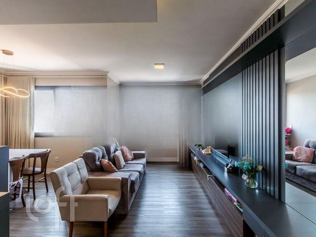 Apartamento com 82m², 2 dormitórios, 1 suíte, 2 vagas, Jardim Botânico em Porto Alegre