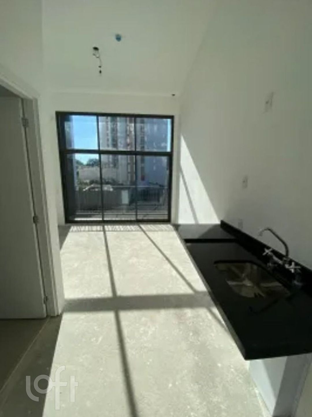 Apartamento à venda com 1 quarto, 27m² - Foto 1