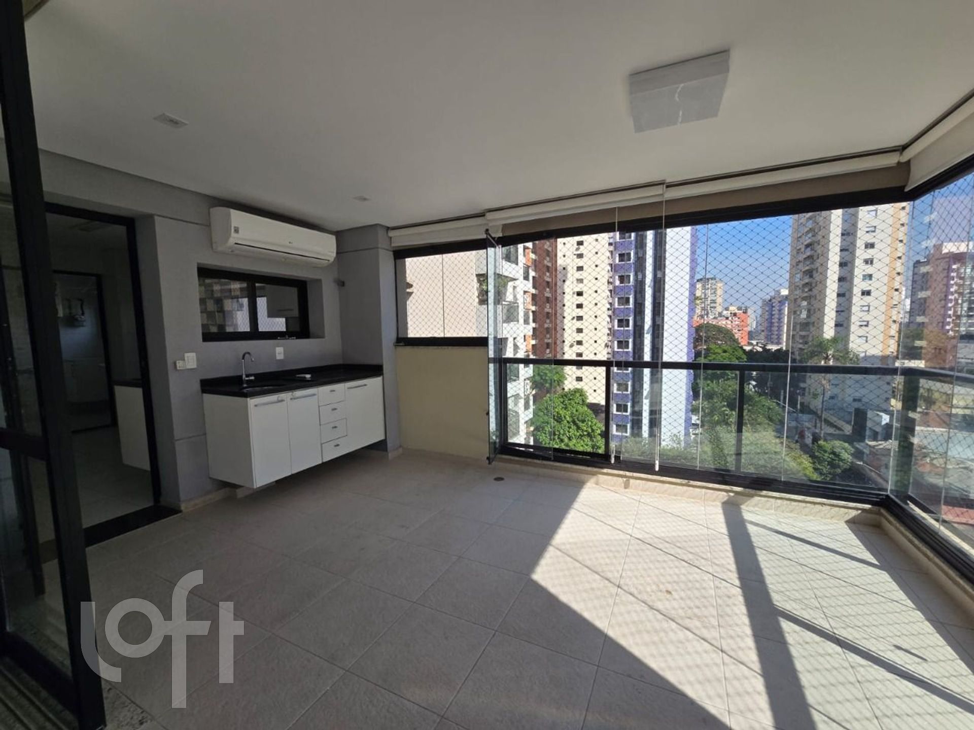 Apartamento à venda com 4 quartos, 176m² - Foto 1