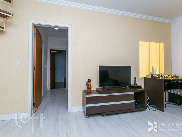 Apartamento com 155m², 3 dormitórios, 1 suíte, 2 vagas, Menino Deus em Porto Alegre