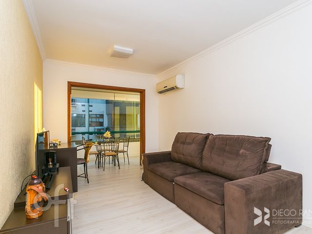 Apartamento com 155m², 3 dormitórios, 1 suíte, 2 vagas, Menino Deus em Porto Alegre