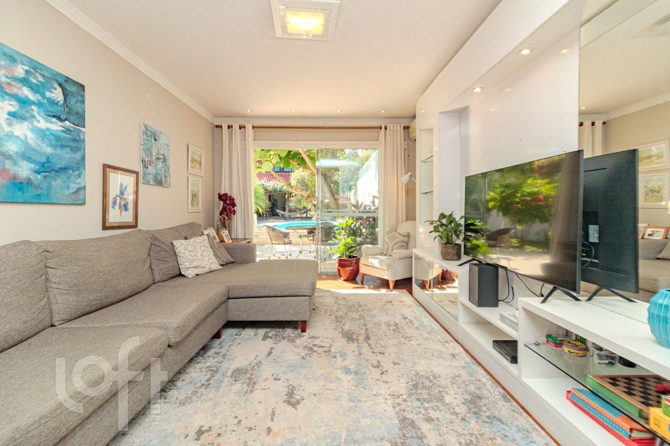 Casa com 250m², 3 dormitórios, 1 suíte, 5 vagas, São João em Porto Alegre