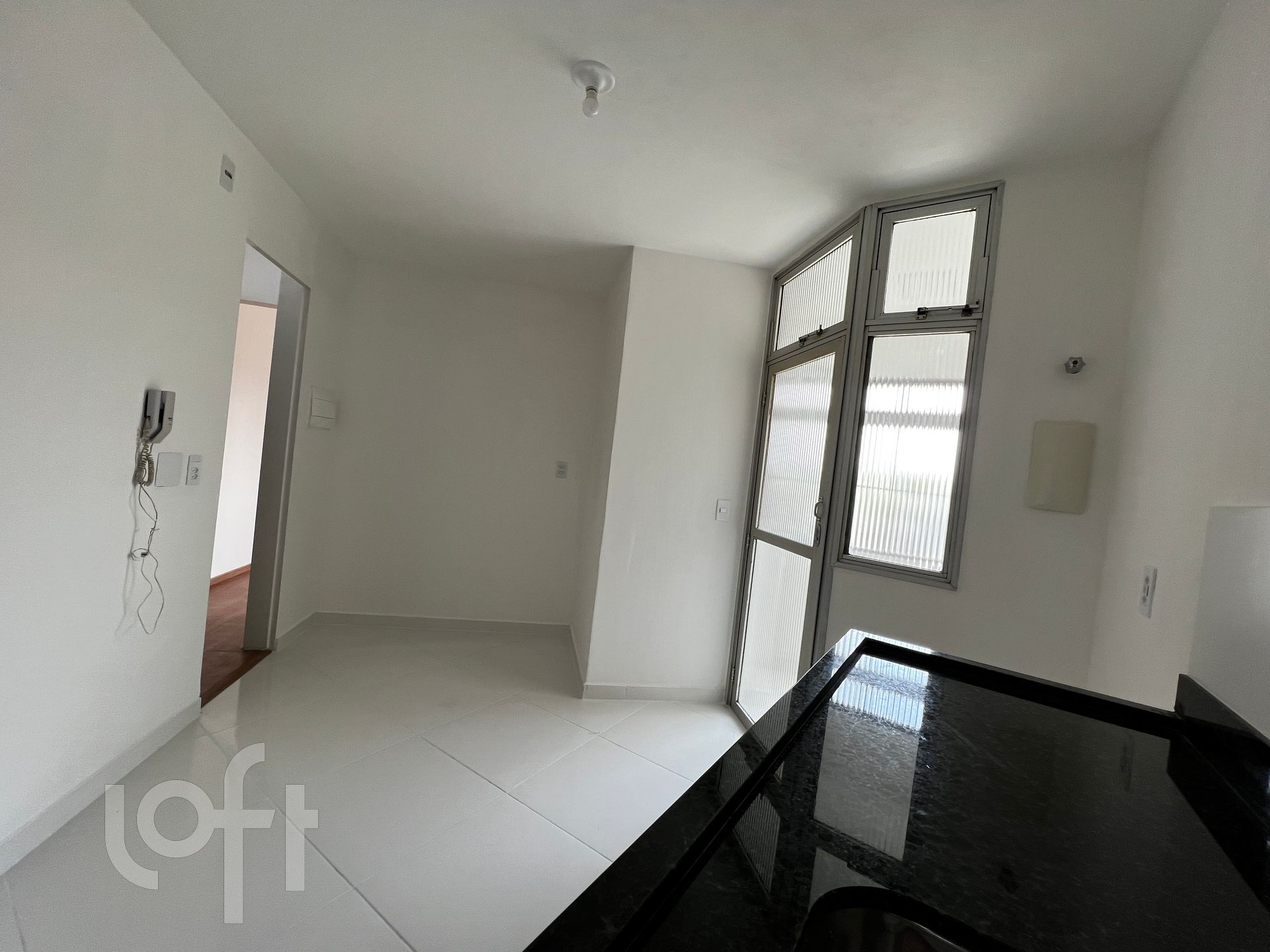 Apartamento à venda com 2 quartos, 62m² - Foto 4