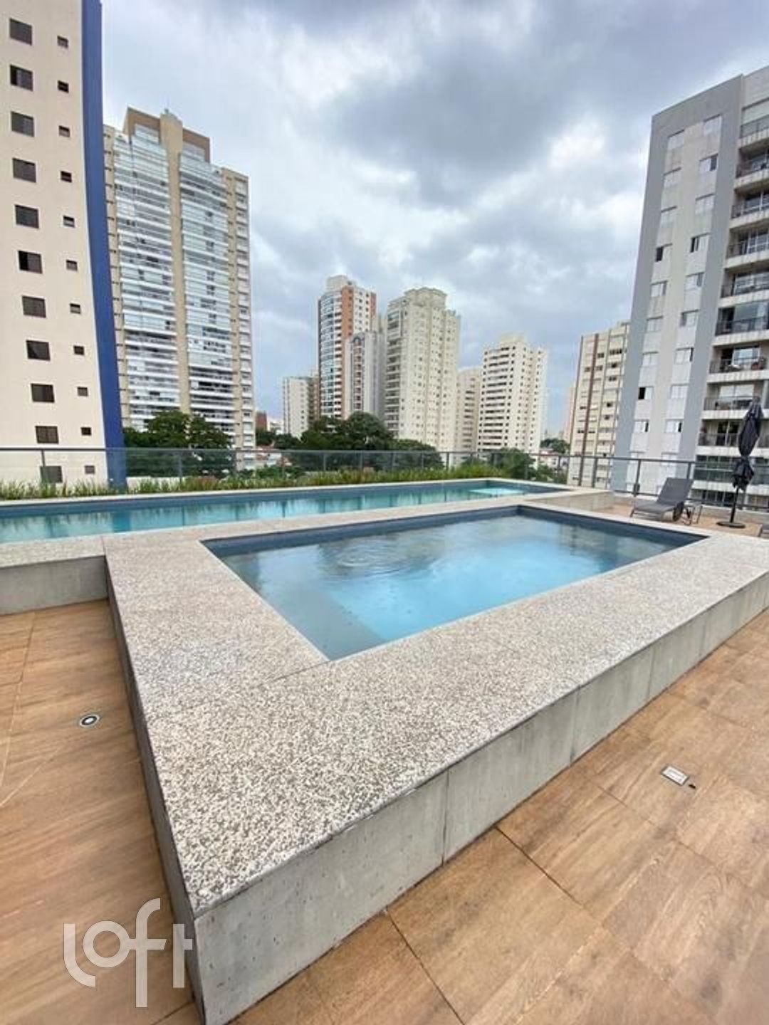 Apartamento à venda com 1 quarto, 32m² - Foto 2