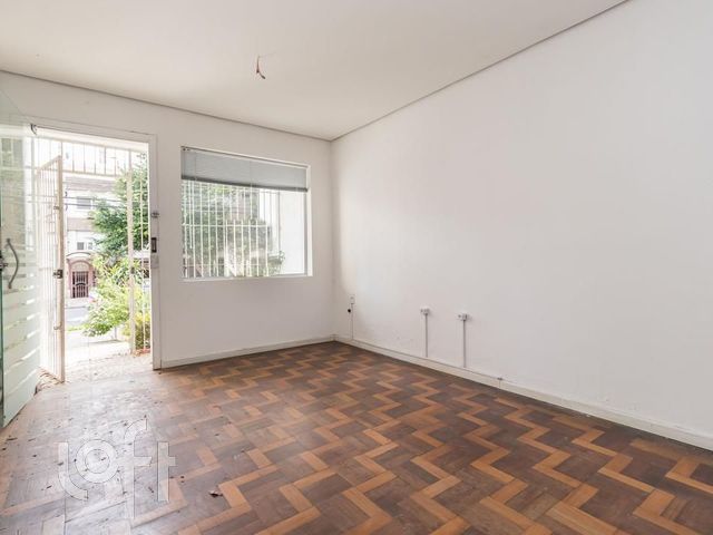 Casa com 124m², 3 dormitórios, 1 vaga, Petrópolis em Porto Alegre