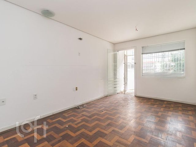 Casa com 124m², 3 dormitórios, 1 vaga, Petrópolis em Porto Alegre
