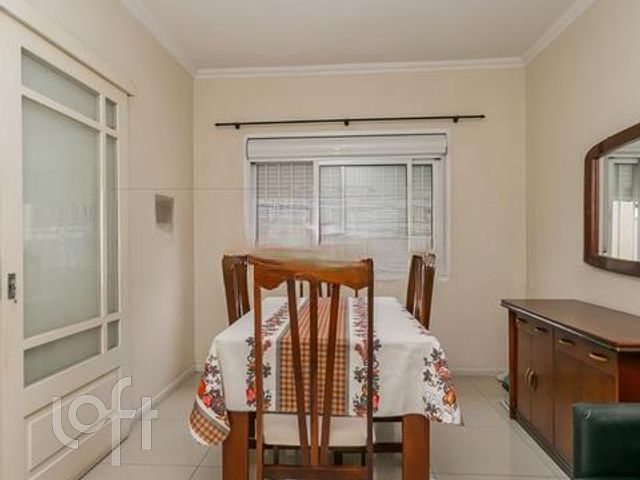 Casa com 116m², 2 dormitórios, 1 suíte, 3 vagas, Vila Ipiranga em Porto Alegre