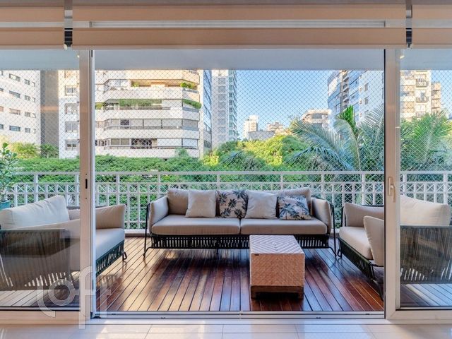 Apartamento com 270m², 4 dormitórios, 4 suítes, 4 vagas, Bela Vista em Porto Alegre