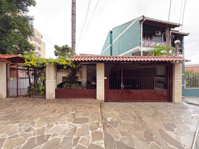 Casa com 282m², 3 dormitórios, 2 suítes, 2 vagas, Cristo Redentor em Porto Alegre