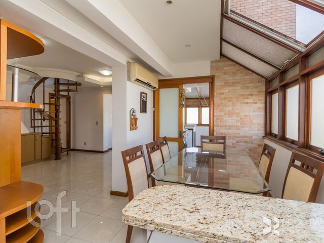 Apartamento com 167m², 3 dormitórios, 2 suítes, 2 vagas, Higienópolis em Porto Alegre