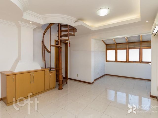 Apartamento com 167m², 3 dormitórios, 2 suítes, 2 vagas, Higienópolis em Porto Alegre