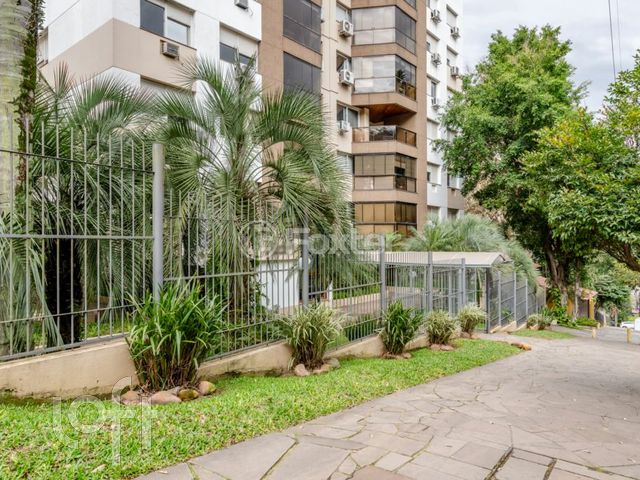 Apartamento com 120m², 3 dormitórios, 1 suíte, 2 vagas, Bela Vista em Porto Alegre