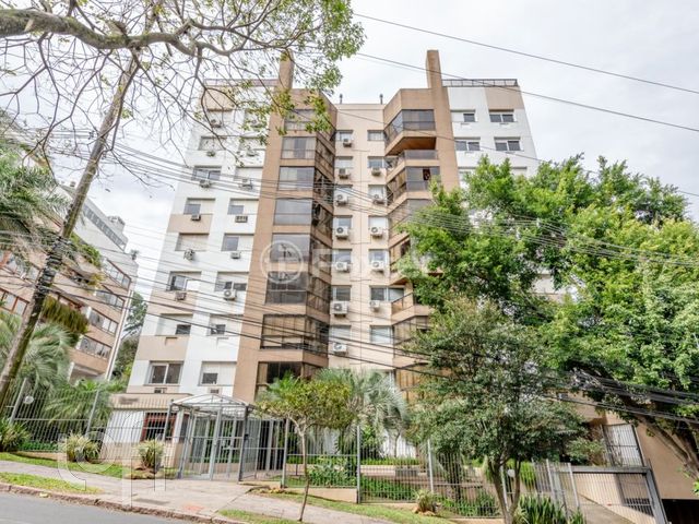 Apartamento com 120m², 3 dormitórios, 1 suíte, 2 vagas, Bela Vista em Porto Alegre