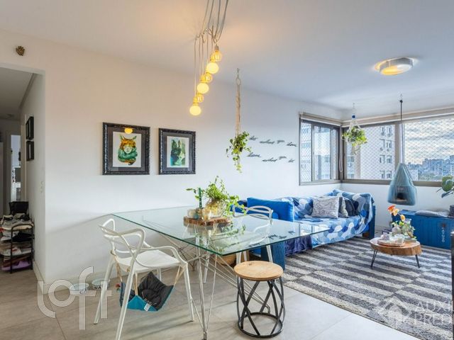 Apartamento com 70m², 2 dormitórios, 1 suíte, 1 vaga, Bom Fim em Porto Alegre