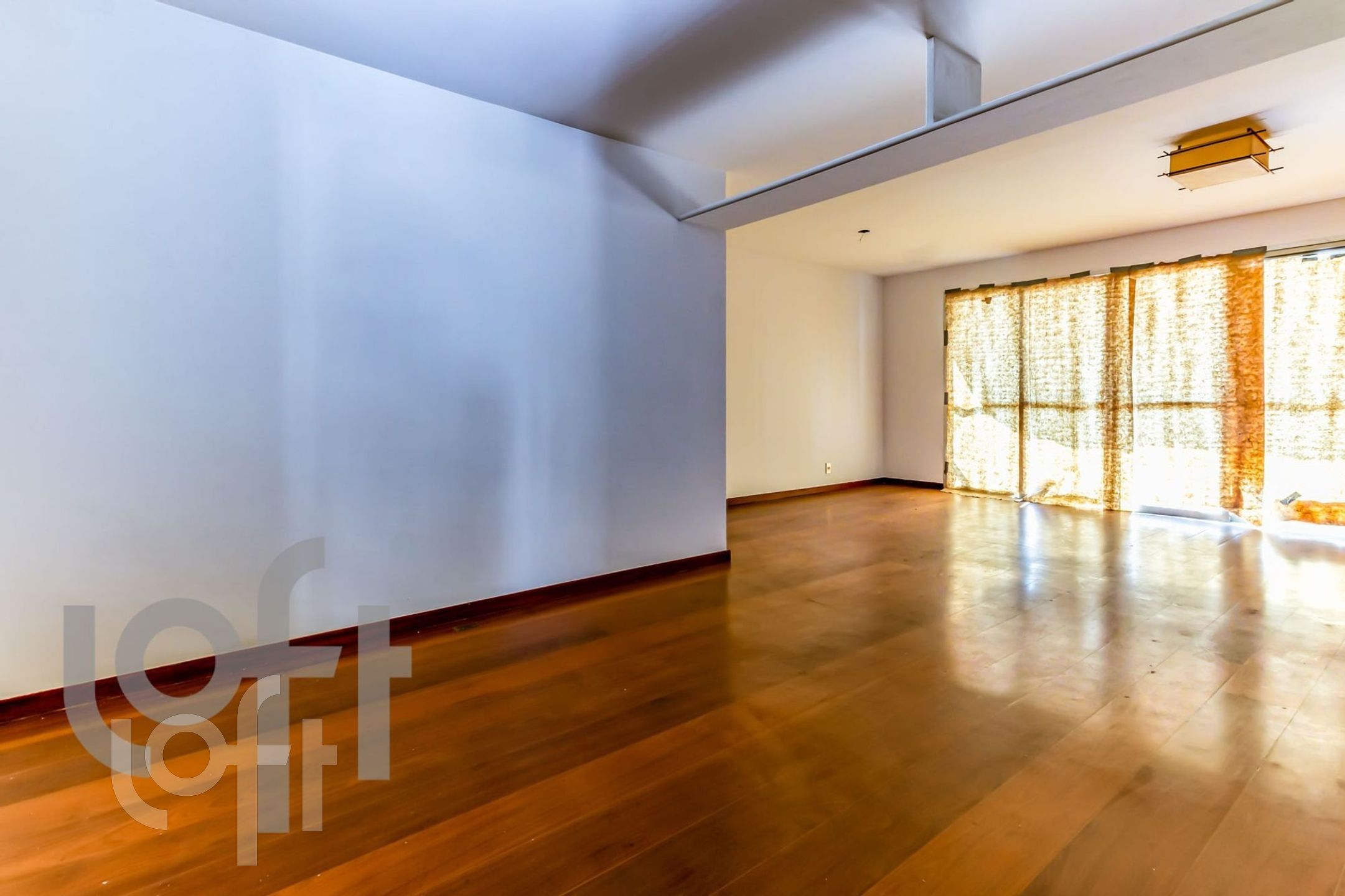 Apartamento à venda com 3 quartos, 157m² - Foto 1