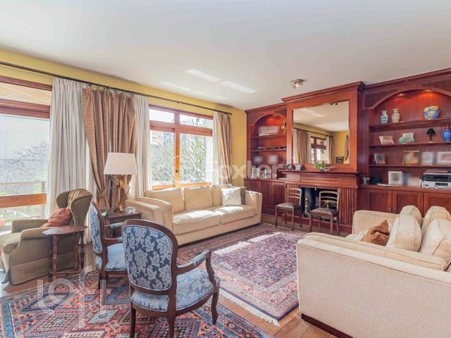 Apartamento com 226m², 3 dormitórios, 3 vagas, Petrópolis em Porto Alegre