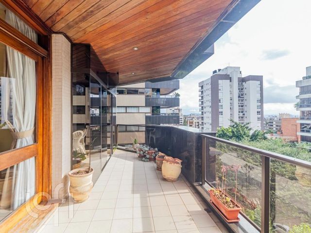 Apartamento com 226m², 3 dormitórios, 3 vagas, Petrópolis em Porto Alegre