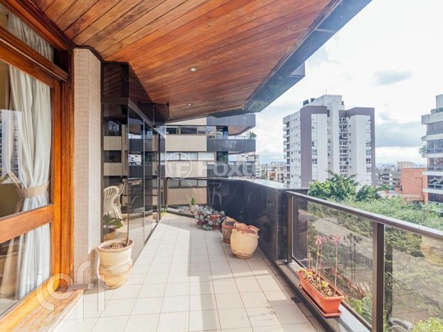 Apartamento com 226m², 3 dormitórios, 3 vagas, Petrópolis em Porto Alegre