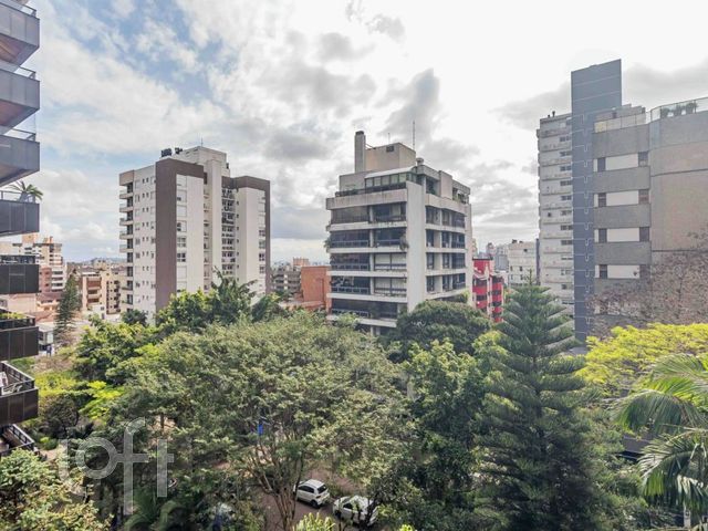 Apartamento com 226m², 3 dormitórios, 3 vagas, Petrópolis em Porto Alegre