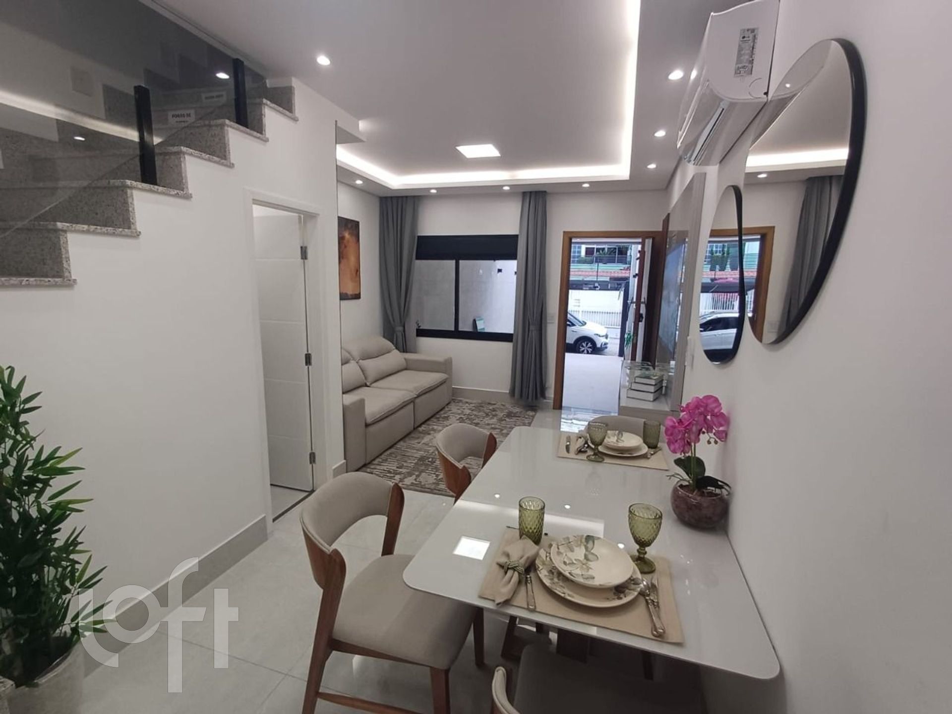 Casa à venda com 4 quartos, 160m² - Foto 2