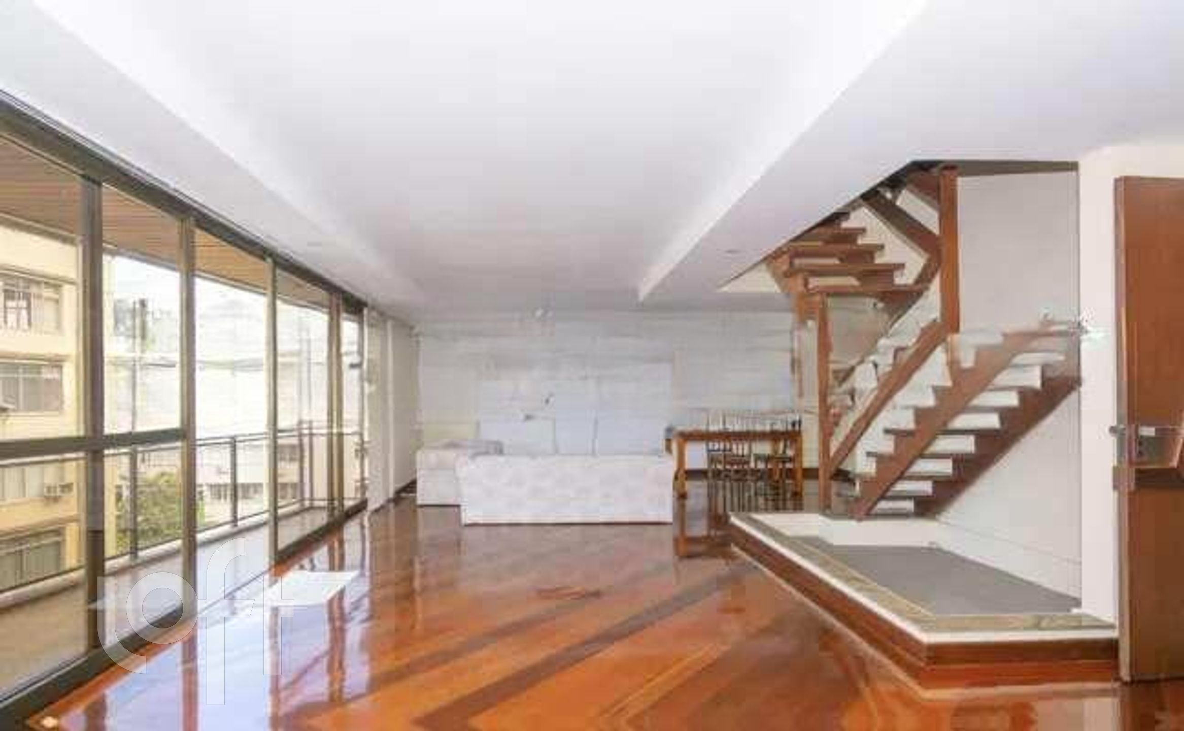 Apartamento à venda com 1 quarto, 362m² - Foto 1