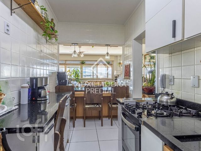 Apartamento com 106m², 3 dormitórios, 1 vaga, Independência em Porto Alegre