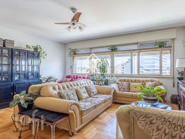 Apartamento com 106m², 3 dormitórios, 1 vaga, Independência em Porto Alegre