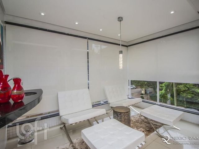 Apartamento com 181m², 3 dormitórios, 3 suítes, 4 vagas, Bela Vista em Porto Alegre