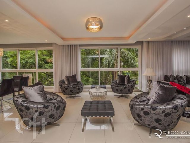 Apartamento com 181m², 3 dormitórios, 3 suítes, 4 vagas, Bela Vista em Porto Alegre