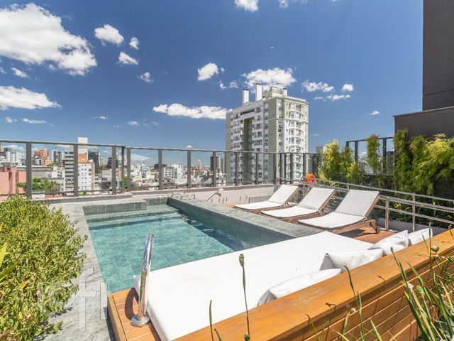 Apartamento com 74m², 2 dormitórios, 1 suíte, 2 vagas, Petrópolis em Porto Alegre