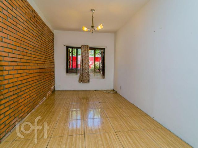 Casa com 157m², 4 dormitórios, 1 suíte, 2 vagas, Petrópolis em Porto Alegre